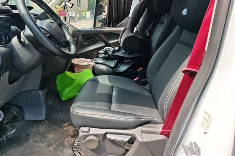 Used Ford Transit 2022 2.0T Gasoline Automatic Multi-Function Commercial Vehicle Mid-axle Low-Roof Design with Dual Rear Doors Meeting China VI Emission Standards Left Front Seat