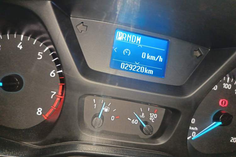 Used Ford Transit 2022 2.0T Gasoline Automatic Multi-Function Commercial Vehicle Mid-axle Low-Roof Design with Dual Rear Doors Meeting China VI Emission Standards Odometer Close Up
