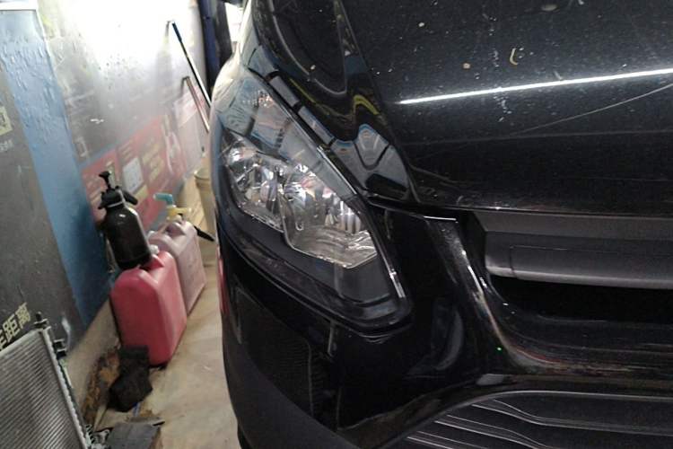 Used Ford Transit 2022 2.0T Gasoline Multi-Function Commercial Vehicle Mid-axle Low-Roof Liftgate Tailgate China VI Standard Right Front Headlight