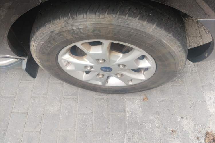 Used Ford Transit  Right Front Wheel Hub