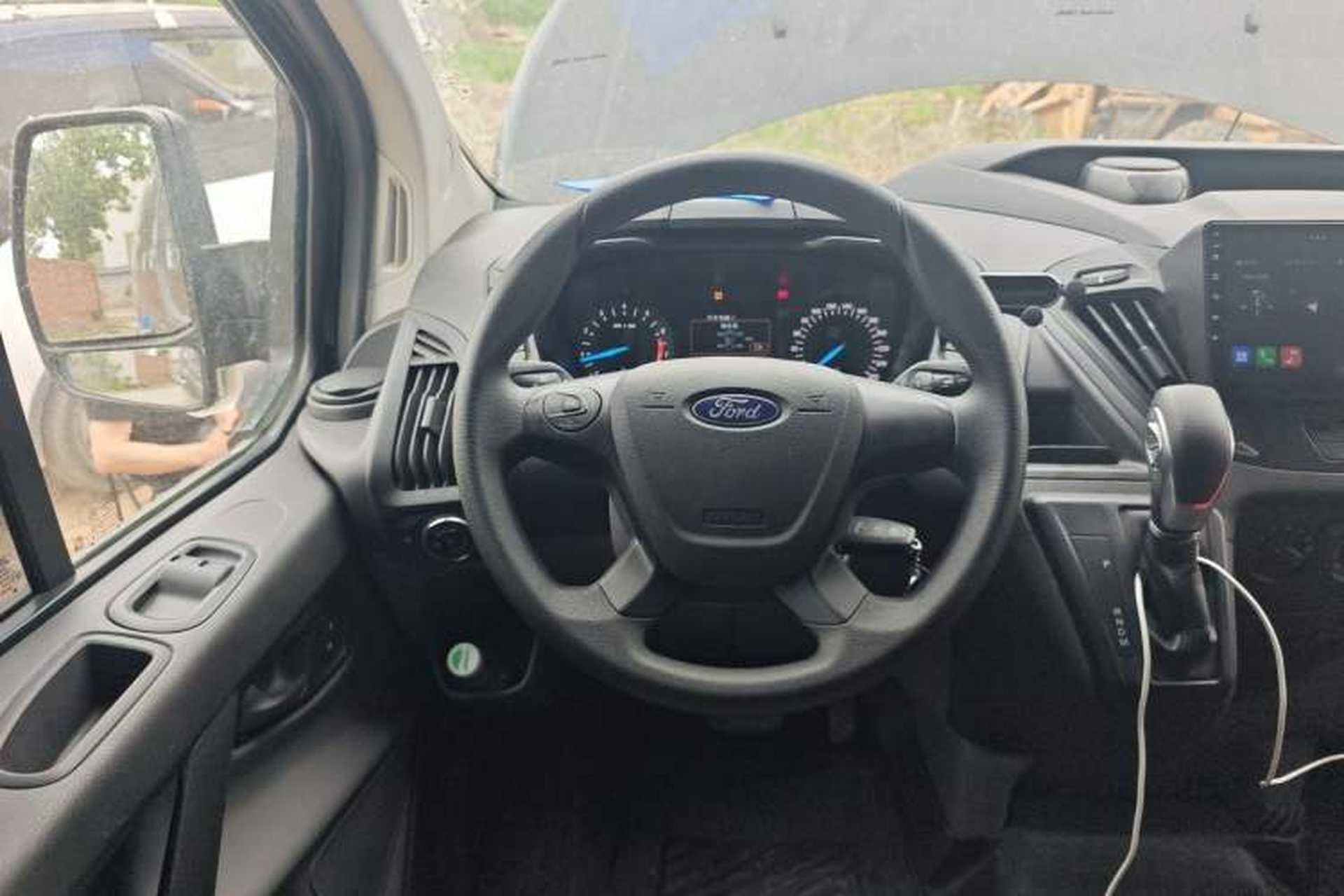 Used Ford Transit 2022 2.0T Gasoline Automatic Multi-Function Commercial Vehicle Mid-axle Low-Roof Lift-Up Tailgate China VI Standard Steering Wheel