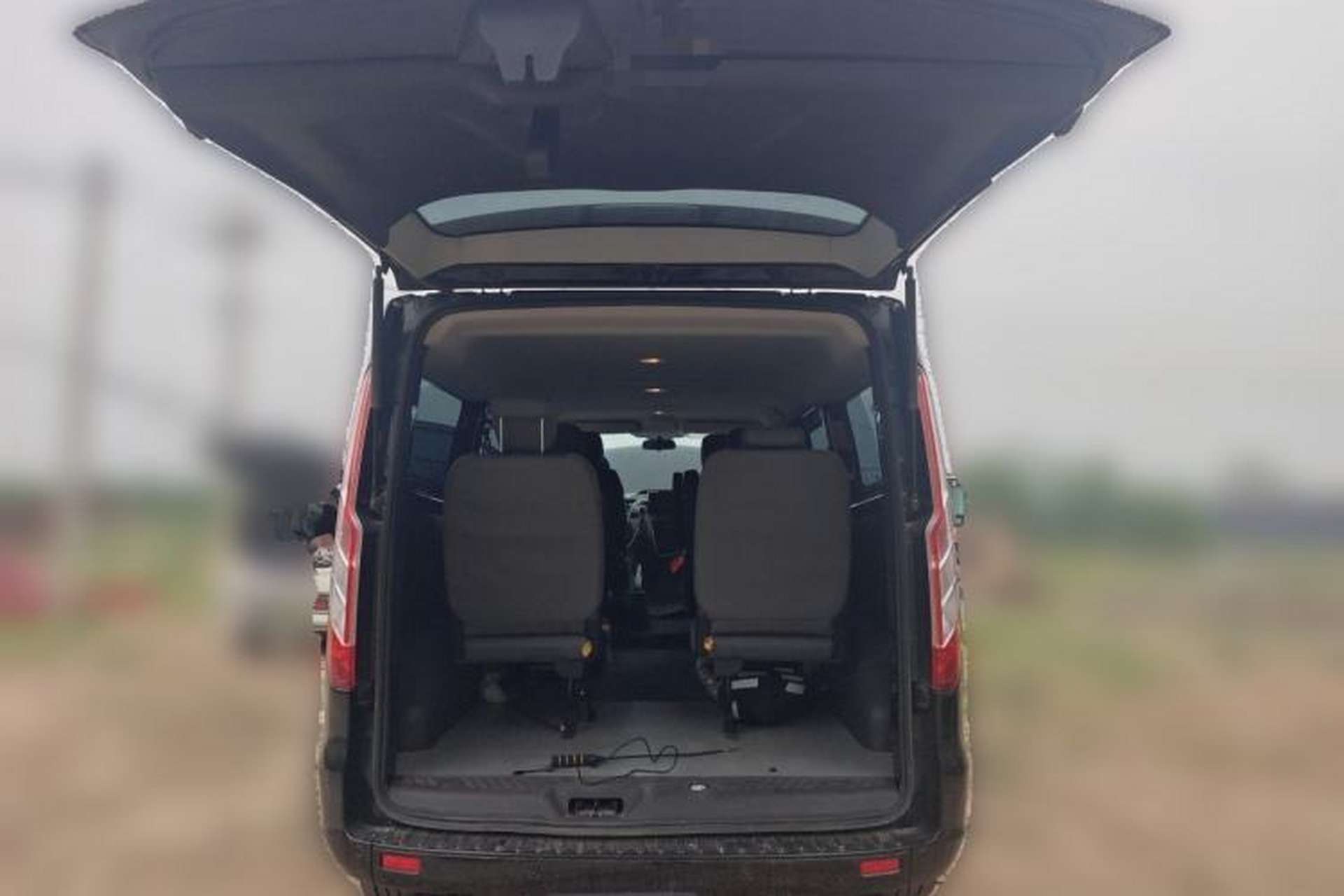 Used Ford Transit 2022 2.0T Gasoline Automatic Multi-Function Commercial Vehicle Mid-axle Low-Roof Lift-Up Tailgate China VI Standard Trunk