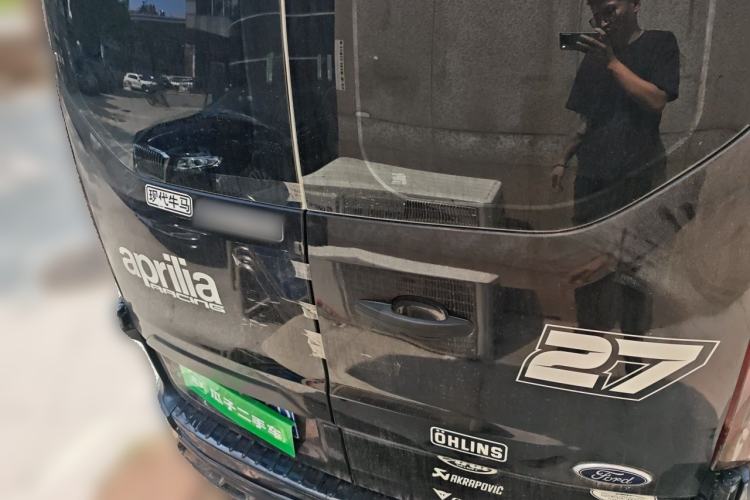 Used Ford Transit 2022 2.0T Gasoline Automatic Multi-Function Commercial Vehicle Mid-axle Low-Roof Design with Dual Rear Doors Meeting China VI Emission Standards Trunk