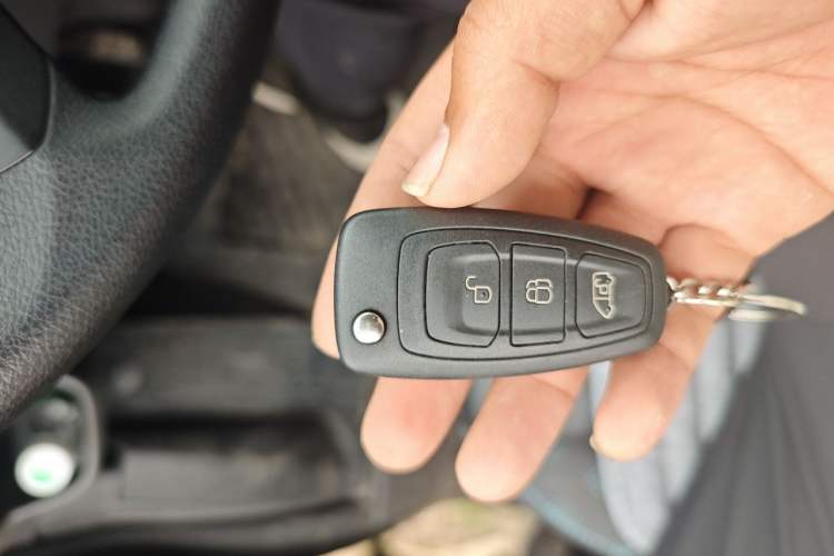 Used Ford Transit 2022 2.0T Gasoline Automatic Multi-Function Commercial Vehicle Mid-axle Low-Roof Lift-Up Tailgate China VI Standard Vehicle Key