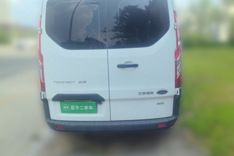 Used Ford Transit 2022 2.0T Gasoline Automatic Multi-Function Commercial Vehicle Mid-axle Low-Roof Design with Dual Rear Doors Meeting China VI Emission Standards Rear