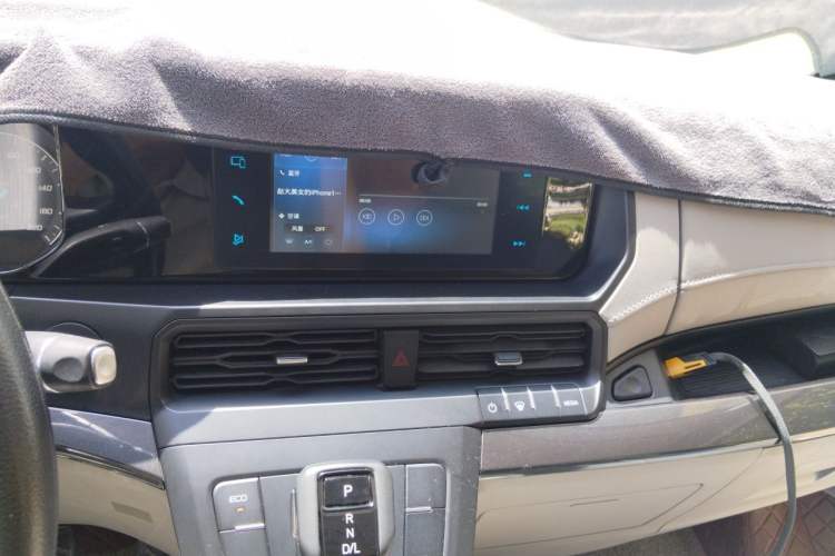 Used Ford Transit 2023 2.0T Diesel Automatic Commercial & Travel Version Mid-axle Low-roof Design 7/8/9-Seater Audio And AC Panel