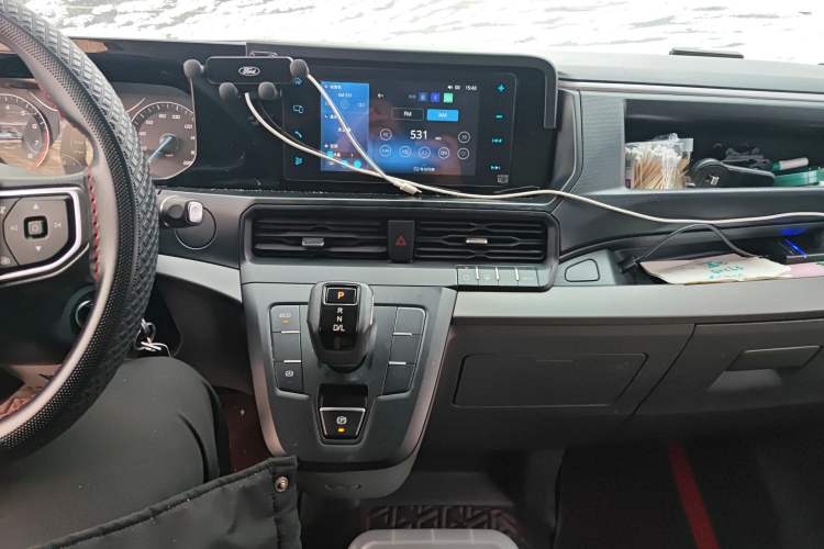 Used Ford Transit 2023 2.0T Gasoline Automatic Multi-Function Commercial Vehicle Mid-Drive Mid-Roof 5/6 Seats Audio And AC Panel