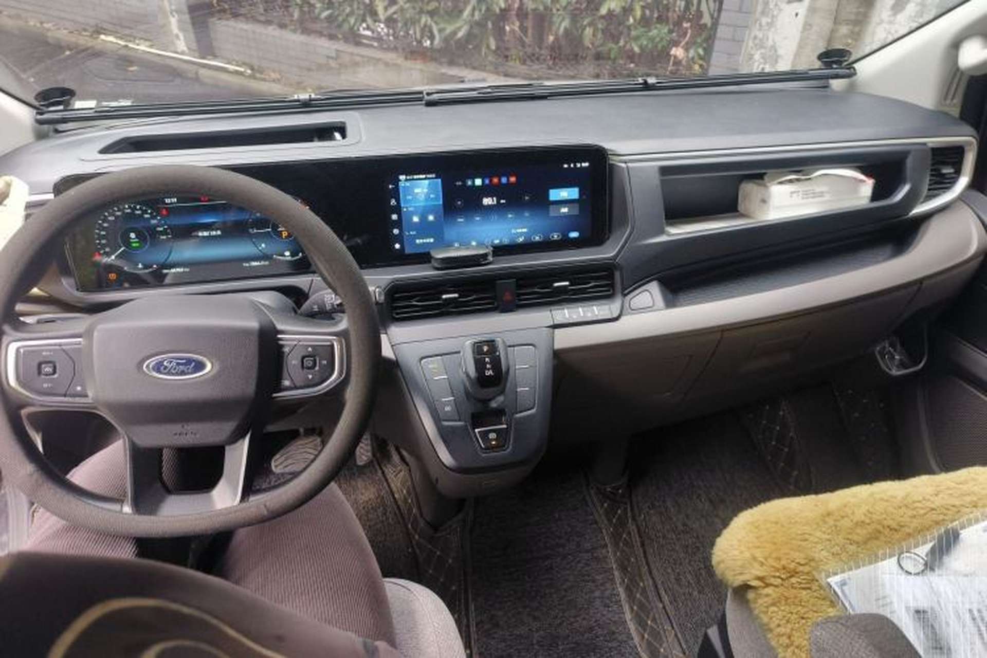 Used Ford Transit 2023 2.0T Diesel Automatic Multi-Purpose Commercial Vehicle Mid-Frame Mid-Roof 5/6 Seats Center Console