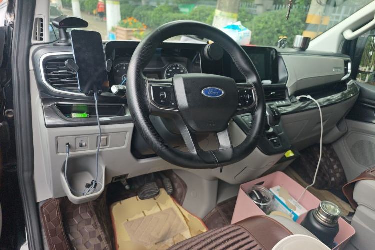 Used Ford Transit 2023 2.0T Diesel Automatic Commercial Van Short Wheelbase Low Roof—7/8/9-Seater Center Console