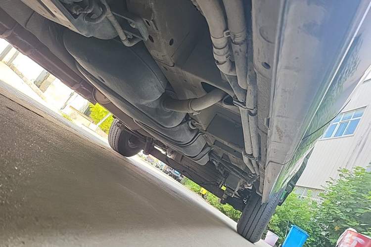 Used Ford Transit 2023 2.0T Diesel Automatic Commercial & Travel Model Mid-axle Medium Roof 7/8/9-Seater Chassis Front Left