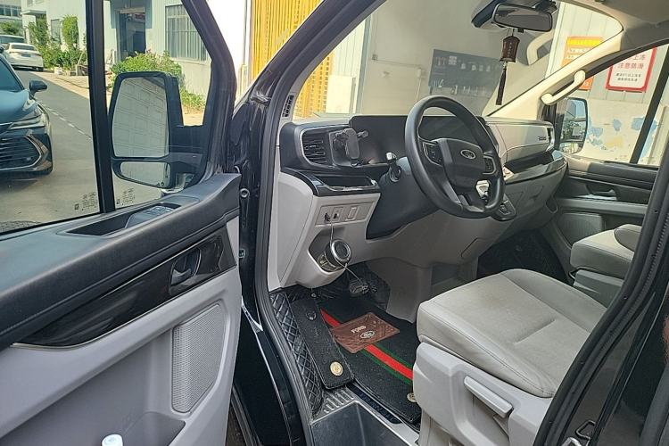 Used Ford Transit 2023 2.0T Diesel Automatic Commercial & Travel Model Mid-axle Medium Roof 7/8/9-Seater Driver Seat