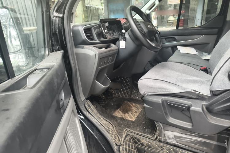 Used Ford Transit 2023 2.0T Diesel Manual Multifunction Commercial Vehicle Short Wheelbase Low Roof 5/6 Seats Driver Seat