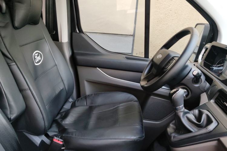 Used Ford Transit 2023 2.0T Diesel Manual Multifunction Commercial Vehicle Short Wheelbase Mid-Roof Design 5/6 Seats Driver Seat