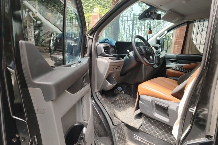 Used Ford Transit 2023 2.0T Gasoline Automatic Business & Travel Model Mid-axle Low-roof Design 7/8/9-Seater Driver Seat