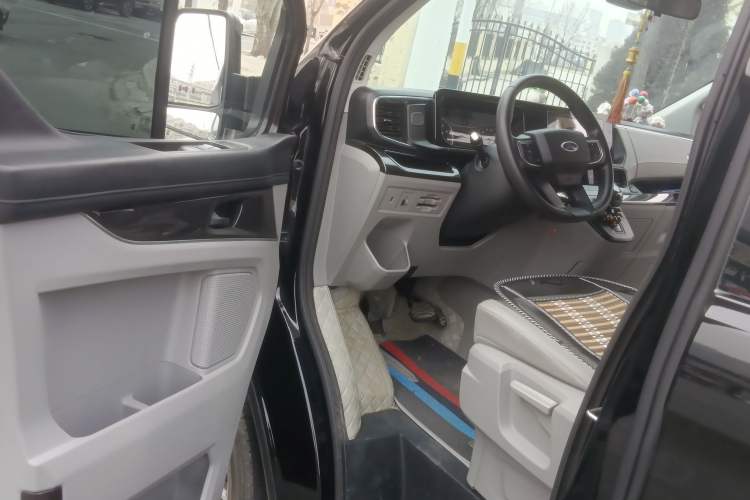 Used Ford Transit 2023 2.0T Gasoline Automatic Business & Travel Short Wheelbase Low-Roof 7/8/9-Seater Driver Seat