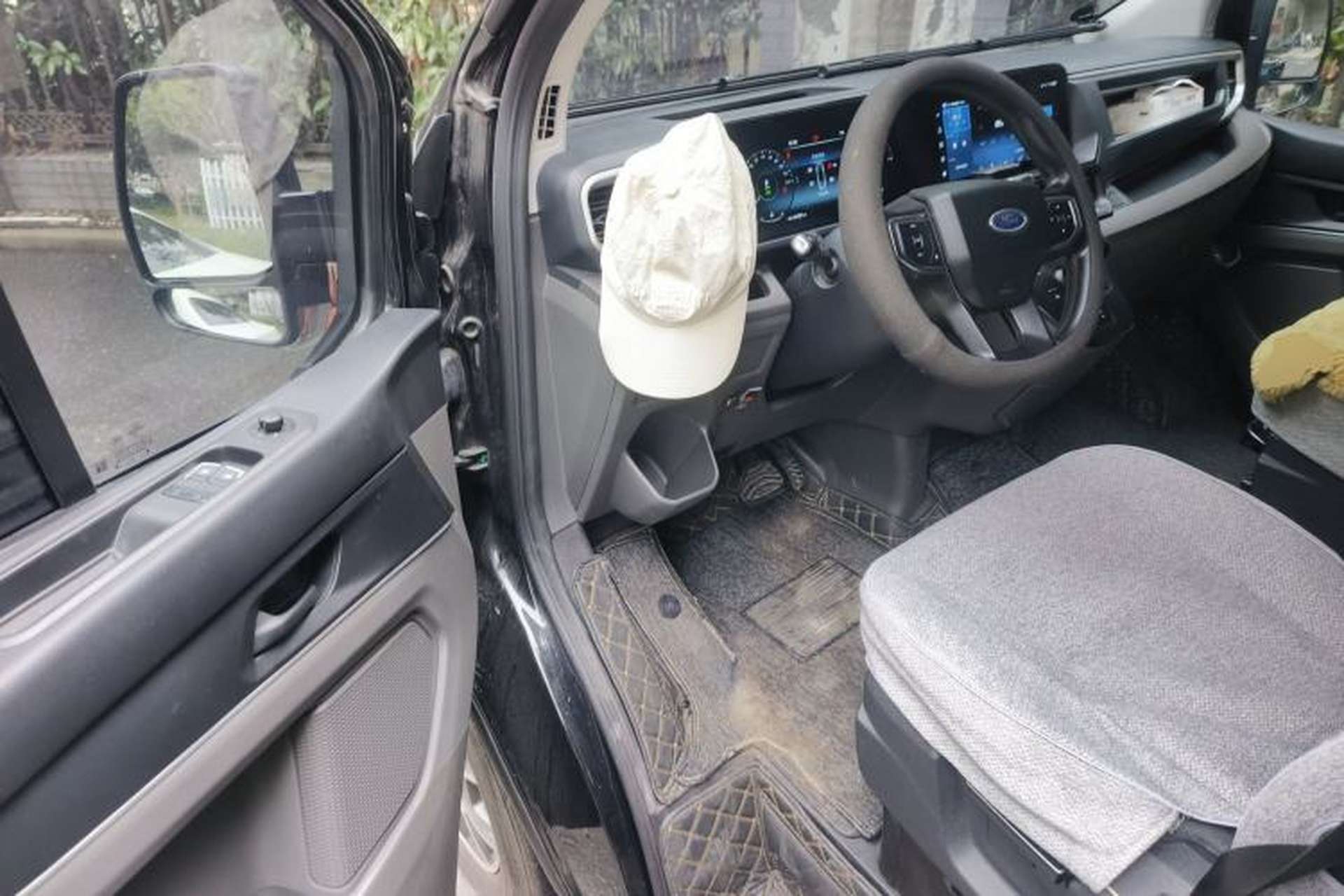 Used Ford Transit 2023 2.0T Diesel Automatic Multi-Purpose Commercial Vehicle Mid-Frame Mid-Roof 5/6 Seats Driver Seat