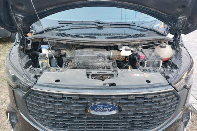 Used Ford Transit 2023 2.0T Diesel Automatic Commercial & Travel Version Mid-axle Low-roof Design 7/8/9-Seater Engine Bay