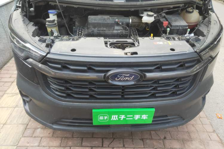 Used Ford Transit 2023 2.0T Diesel Automatic Multi-Function Commercial Vehicle Short Wheelbase Low Roof 5/6 Seats Engine Bay