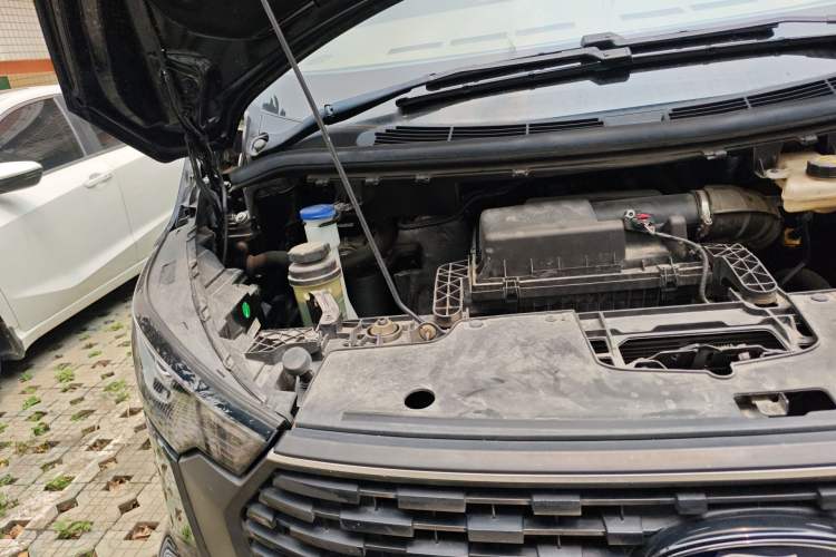 Used Ford Transit 2023 2.0T Diesel Automatic Commercial Van Short Wheelbase Low Roof—7/8/9-Seater Engine Bay Right