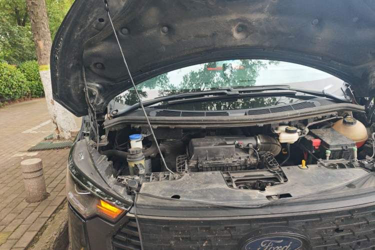 Used Ford Transit 2023 2.0T Diesel Automatic Commercial Van Short Wheelbase Low Roof—7/8/9-Seater Engine Bay Right