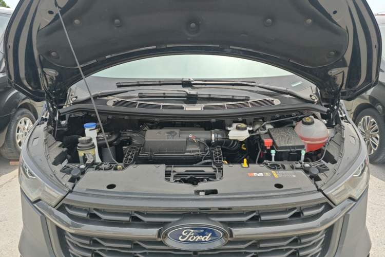 Used Ford Transit 2023 2.0T Diesel Automatic Multi-Function Commercial Vehicle Short Wheelbase Low Roof 5/6 Seats Engine Bay