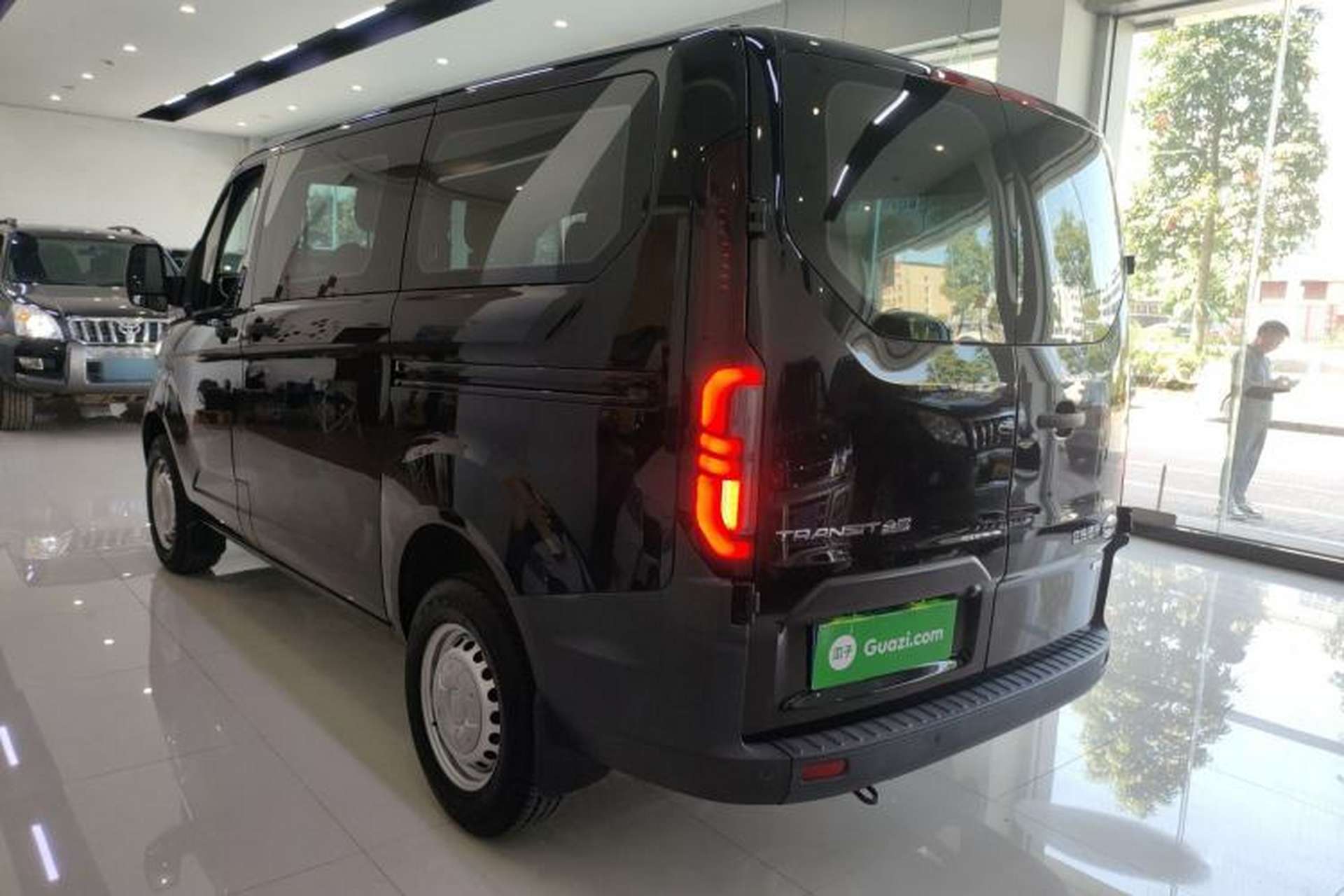 Used Ford Transit 2023 2.0T Gasoline Automatic Multi-Function Commercial Vehicle Short Wheelbase Low Roof 5/6 Seats Exterior 2