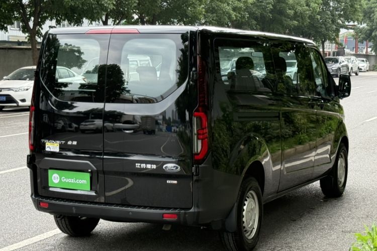 Used Ford Transit 2023 2.0T Diesel Automatic Multi-Function Commercial Vehicle Mid-Axle Low-Roof Design 5/6 Seats Exterior 3
