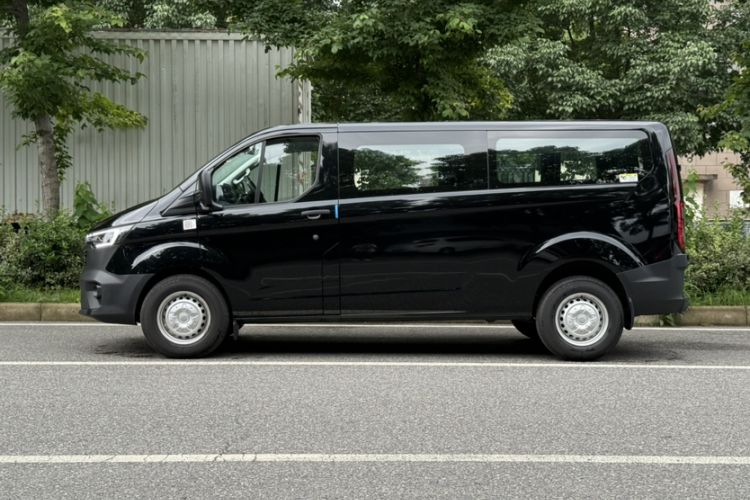 Used Ford Transit 2023 2.0T Diesel Automatic Multi-Function Commercial Vehicle Mid-Axle Low-Roof Design 5/6 Seats Exterior 4