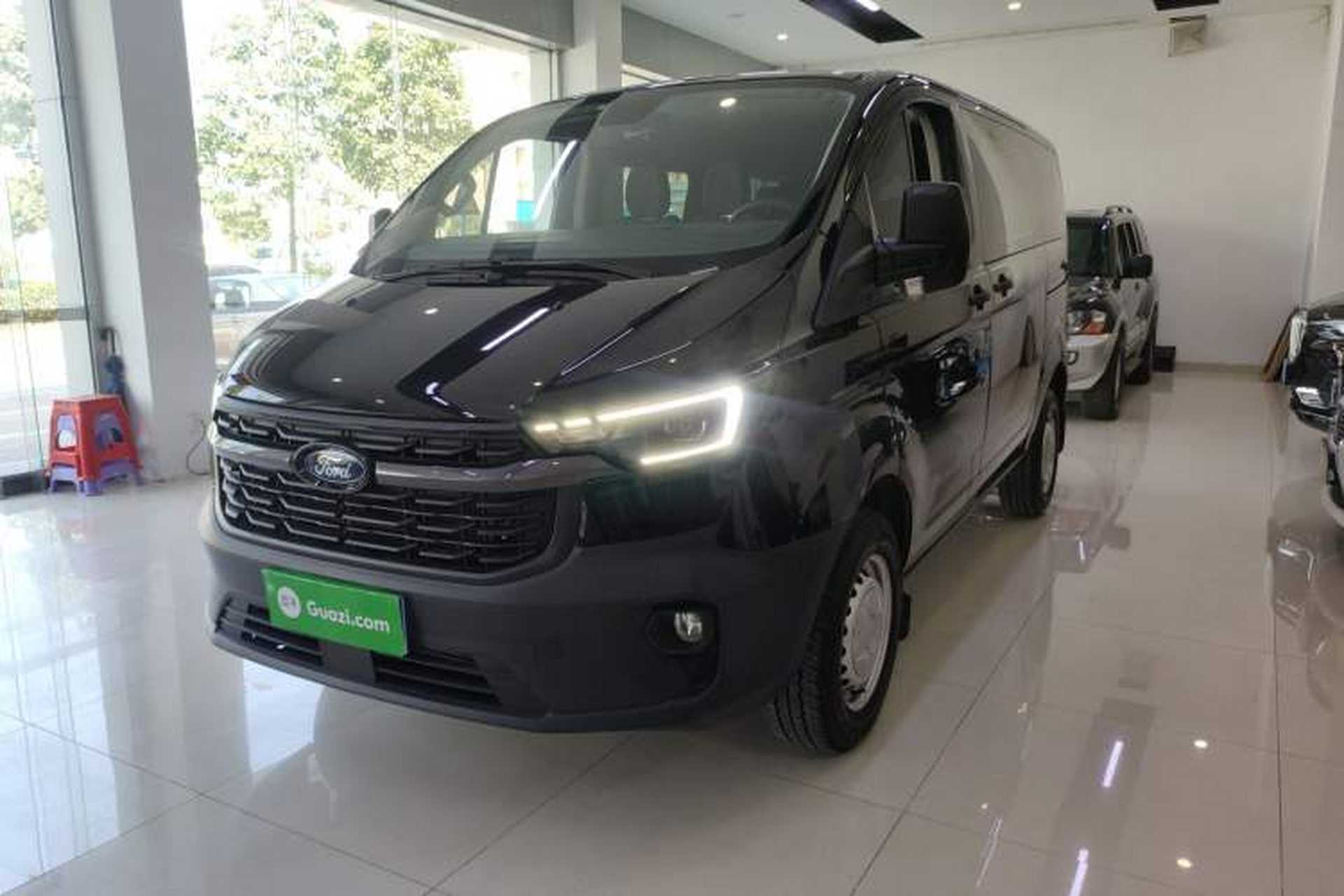 Used Ford Transit 2023 2.0T Gasoline Automatic Multi-Function Commercial Vehicle Short Wheelbase Low Roof 5/6 Seats Front Left 45 Deg