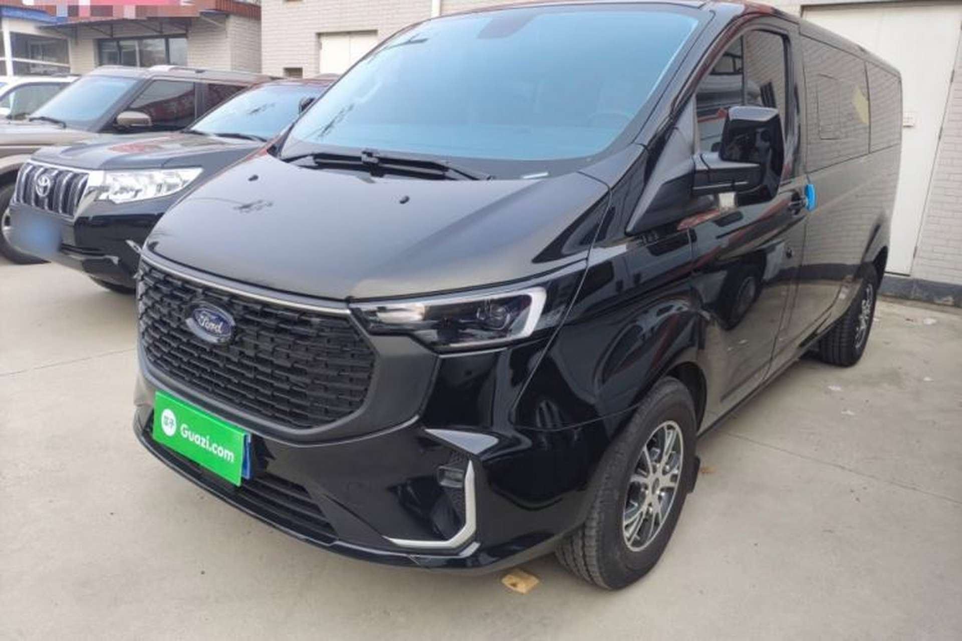 Used Ford Transit 2023 2.0T Diesel Automatic Commercial & Travel Version Mid-axle Low-roof Design 7/8/9-Seater Front Left 45 Deg