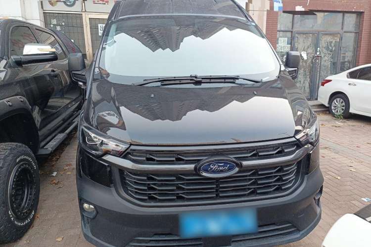 Used Ford Transit 2023 2.0T Diesel Manual Multifunction Commercial Vehicle Mid-axle Mid-roof 5/6 Seats Front