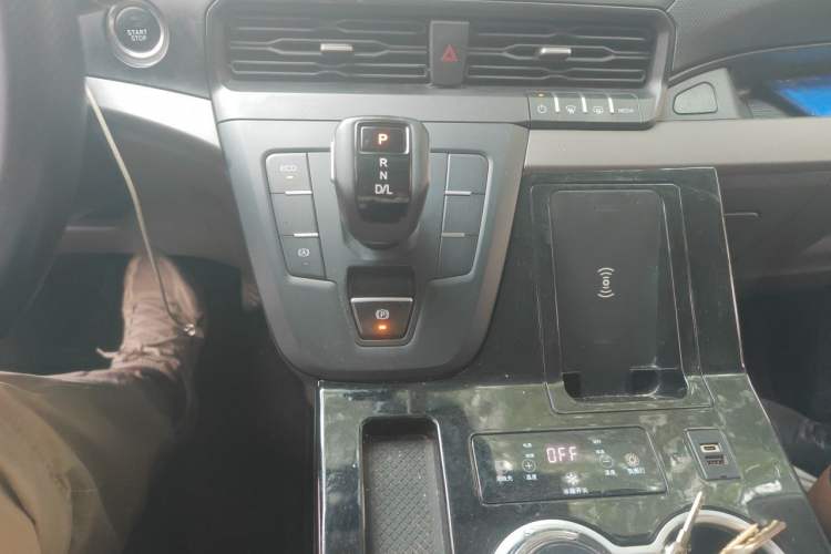 Used Ford Transit 2023 2.0T Diesel Automatic Multi-Purpose Commercial Vehicle Mid-Frame Mid-Roof 5/6 Seats Gear Lever