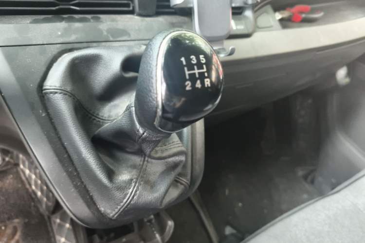 Used Ford Transit 2023 2.0T Diesel Manual Multifunction Commercial Vehicle Short Wheelbase Low Roof 5/6 Seats Gear Lever