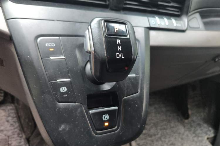 Used Ford Transit 2023 2.0T Diesel Automatic Multi-Function Commercial Vehicle Short Wheelbase Low Roof 5/6 Seats Gear Lever
