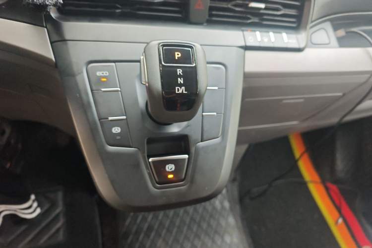 Used Ford Transit 2023 2.0T Diesel Automatic Multi-Function Commercial Vehicle Short Wheelbase Low Roof 5/6 Seats Gear Lever