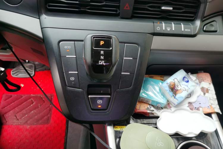 Used Ford Transit 2023 2.0T Diesel Automatic Multi-Purpose Commercial Vehicle Mid-Frame Mid-Roof 5/6 Seats Gear Lever