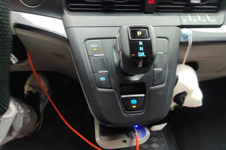 Used Ford Transit 2023 2.0T Diesel Automatic Commercial & Travel Version Mid-axle Low-roof Design 7/8/9-Seater Gear Lever