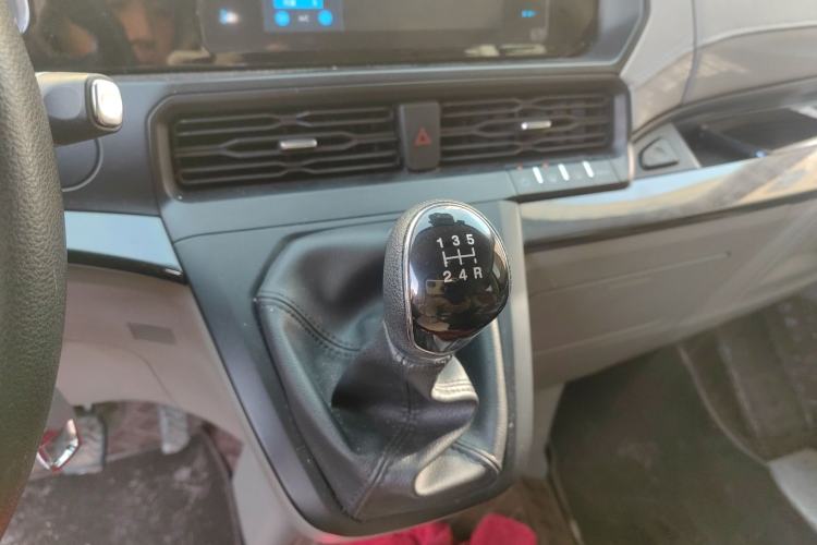 Used Ford Transit 2023 2.0T Diesel Manual Commercial & Travel Version Mid-axle Medium Roof 7/8/9-Seater Gear Lever