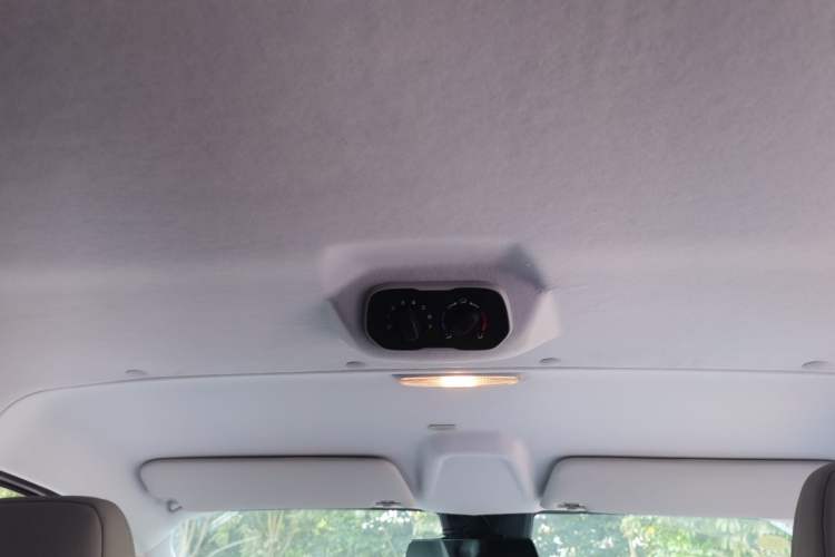 Used Ford Transit 2023 2.0T Gasoline Automatic Business & Travel Model Mid-axle Low-roof Design 7/8/9-Seater Headliner