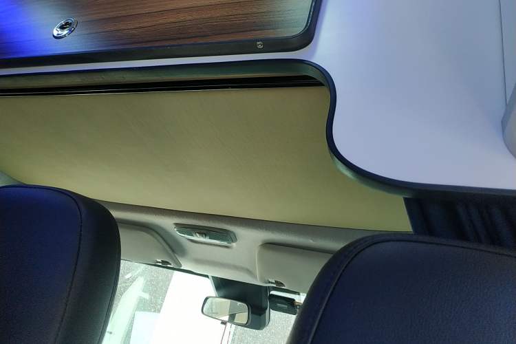 Used Ford Transit 2023 2.0T Diesel Automatic Multi-Purpose Commercial Vehicle Mid-Frame Mid-Roof 5/6 Seats Headliner