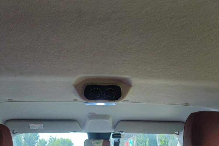 Used Ford Transit 2023 2.0T Diesel Automatic Commercial & Travel Version Mid-axle Low-roof Design 7/8/9-Seater Headliner
