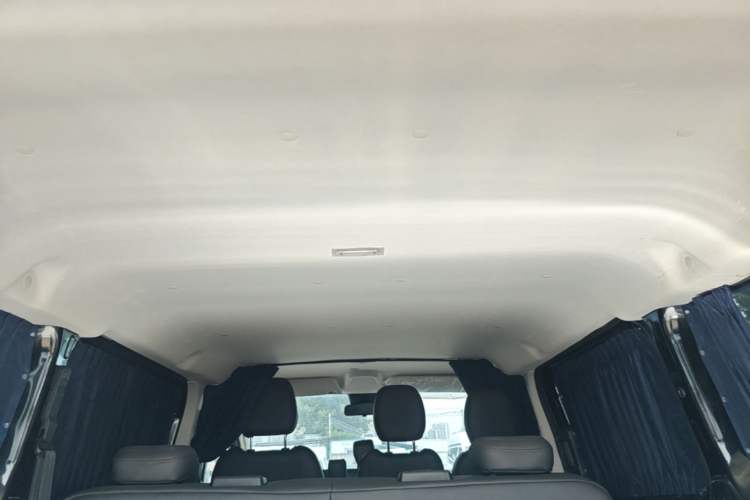 Used Ford Transit 2023 2.0T Diesel Automatic Multi-Function Commercial Vehicle Short Wheelbase Low Roof 5/6 Seats Headliner