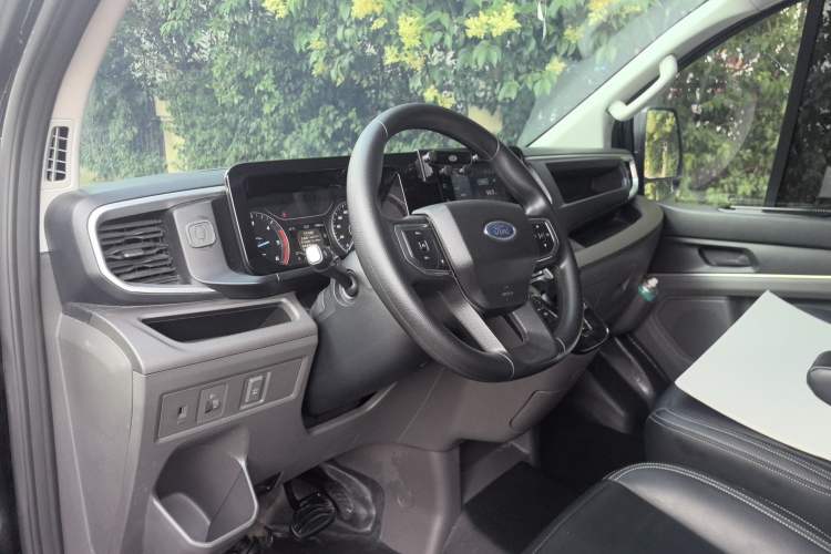 Used Ford Transit 2023 2.0T Diesel Automatic Multi-Function Commercial Vehicle Short Wheelbase Low Roof 5/6 Seats Interior 2