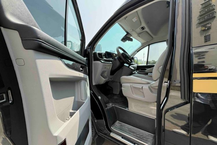 Used Ford Transit 2023 2.0T Diesel Automatic Commercial & Travel Model Mid-axle Medium Roof 7/8/9-Seater Interior 3