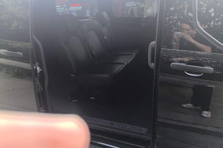 Used Ford Transit 2023 2.0T Diesel Automatic Multi-Function Commercial Vehicle Short Wheelbase Low Roof 5/6 Seats Interior 3