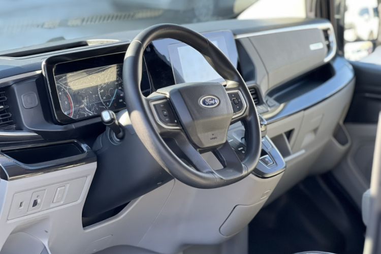 Used Ford Transit 2023 2.0T Diesel Automatic Commercial & Travel Version Mid-axle Low-roof Design 7/8/9-Seater Interior 6