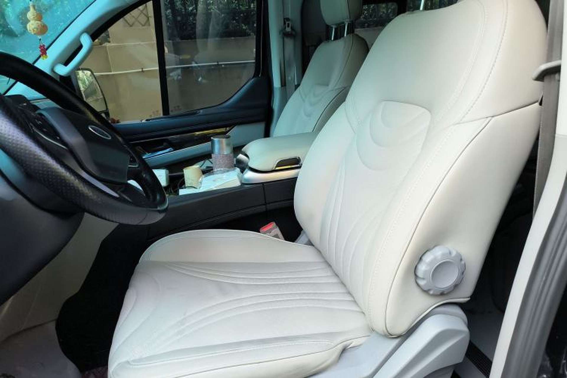 Used Ford Transit 2023 2.0T Diesel Automatic Commercial Van Short Wheelbase Low Roof—7/8/9-Seater Left Front Seat