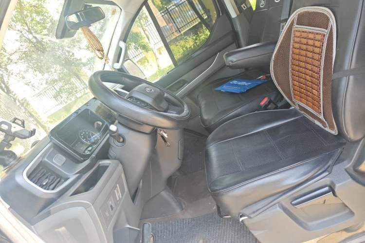 Used Ford Transit 2023 2.0T Diesel Automatic Multi-Function Commercial Vehicle Short Wheelbase Low Roof 5/6 Seats Left Front Seat