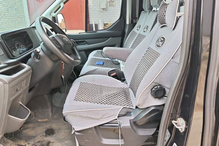 Used Ford Transit 2023 2.0T Diesel Manual Multifunction Commercial Vehicle Short Wheelbase Low Roof 5/6 Seats Left Front Seat