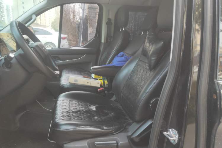 Used Ford Transit 2023 2.0T Diesel Automatic Multi-Function Commercial Vehicle Short Wheelbase Low Roof 5/6 Seats Left Front Seat
